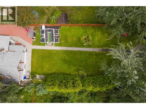 705 8Th Avenue, Montrose, BC - Outdoor