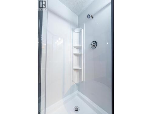 503 Third Street E, Revelstoke, BC - Indoor Photo Showing Bathroom