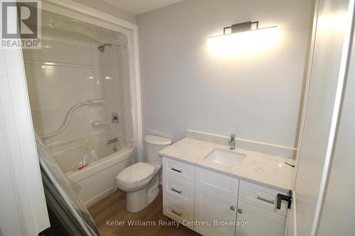 770 18Th Street, Hanover, ON - Indoor Photo Showing Bathroom