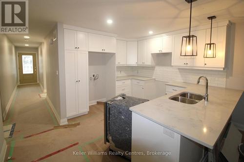 770 18Th Street, Hanover, ON - Indoor Photo Showing Kitchen With Double Sink