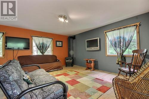 Propane airtight in Great Room - 1082 Green Lake Road, Algonquin Highlands (Stanhope), ON - Indoor