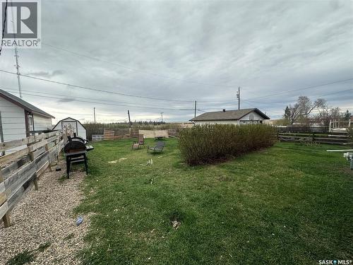 102 9Th Avenue Se, Weyburn, SK - Outdoor