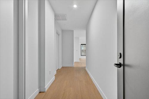 Hall d'entrée/Vestibule - 806-1245 Rue Sherbrooke O., Montréal (Ville-Marie), QC - Indoor Photo Showing Other Room