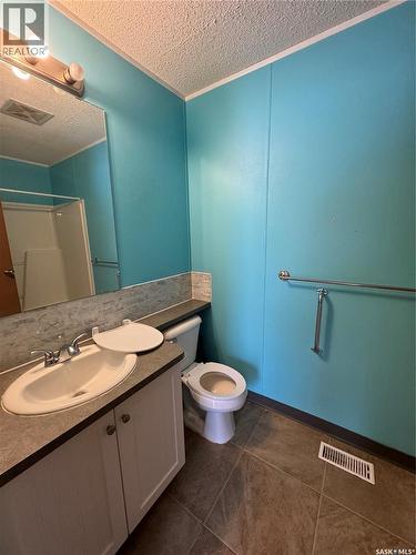 701 2Nd Avenue E, Shellbrook, SK - Indoor Photo Showing Bathroom