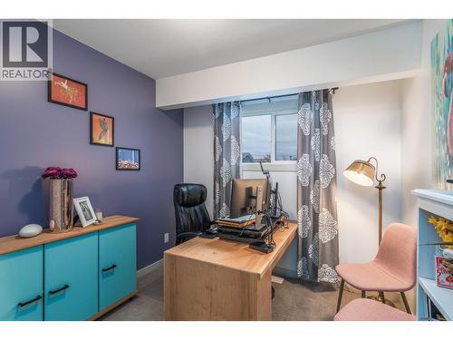 384 Hardie Road, Kelowna, BC - Indoor Photo Showing Office