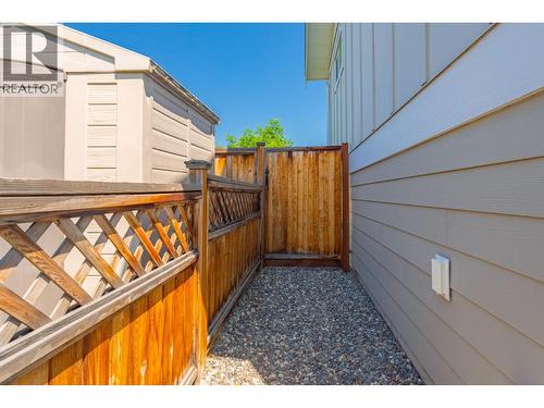 384 Hardie Road, Kelowna, BC - Outdoor With Exterior