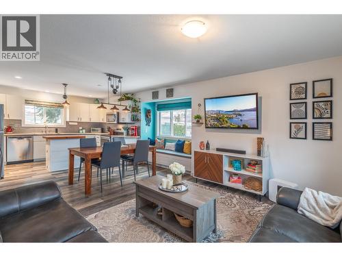 384 Hardie Road, Kelowna, BC - Indoor Photo Showing Other Room