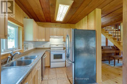 6 Shell Crescent, Mono, ON - Indoor Photo Showing Kitchen With Double Sink