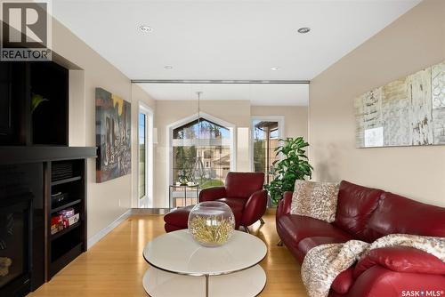 6110 Wascana Court, Regina, SK - Indoor