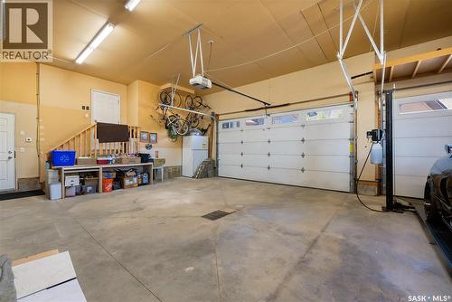 6110 Wascana Court, Regina, SK - Indoor Photo Showing Garage