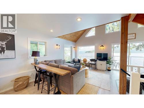 3937 Canim-Hendrix Lake Road, Canim Lake, BC - Indoor