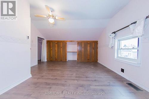160 Ivon Avenue, Hamilton, ON - Indoor Photo Showing Other Room