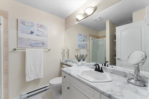 113-1962 Enterprise Way, Kelowna, BC - Indoor Photo Showing Bathroom