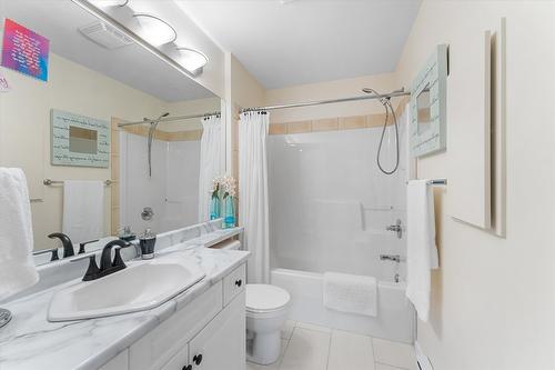113-1962 Enterprise Way, Kelowna, BC - Indoor Photo Showing Bathroom