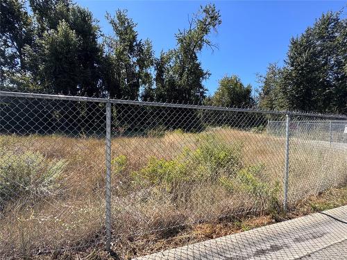 108-2200 53 Avenue, Vernon, BC - Outdoor