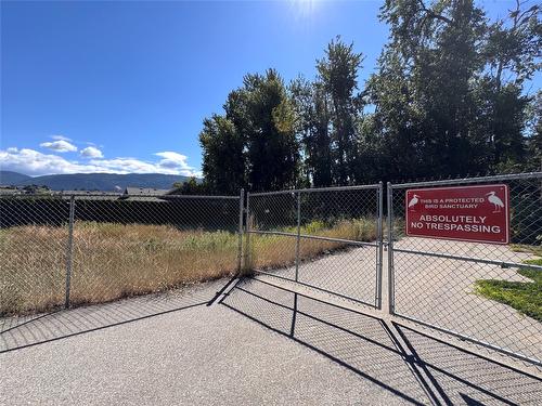 108-2200 53 Avenue, Vernon, BC - Outdoor