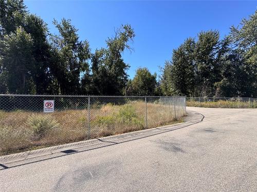 108-2200 53 Avenue, Vernon, BC - Outdoor