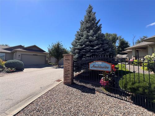 108-2200 53 Avenue, Vernon, BC - Outdoor