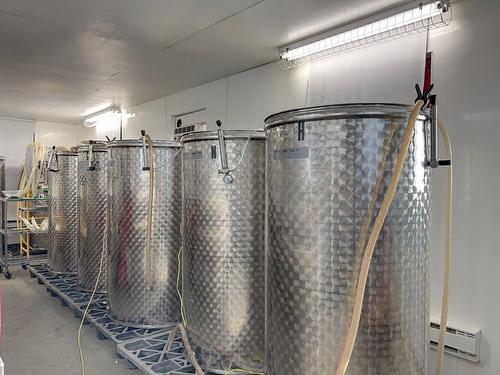 Cave à vin - 96 Ch. De La Chapelle, Saint-Sulpice, QC 