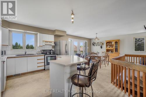 3245 Pattee Road, East Hawkesbury, ON - Indoor Photo Showing Kitchen