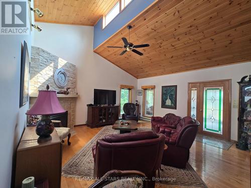 321 Rabys Shore Drive, Kawartha Lakes (Fenelon Falls), ON - Indoor
