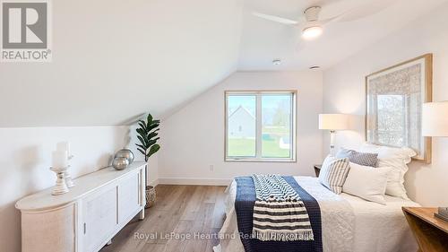 89 Isobel Street, Ashfield-Colborne-Wawanosh (West Wawanosh), ON - Indoor Photo Showing Bedroom