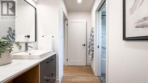 89 Isobel Street, Ashfield-Colborne-Wawanosh (West Wawanosh), ON - Indoor Photo Showing Bathroom