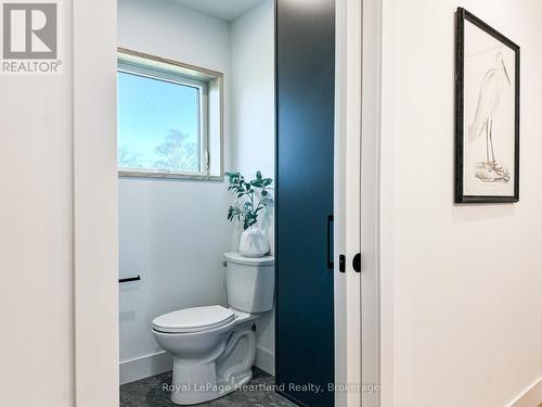 89 Isobel Street, Ashfield-Colborne-Wawanosh (West Wawanosh), ON - Indoor Photo Showing Bathroom