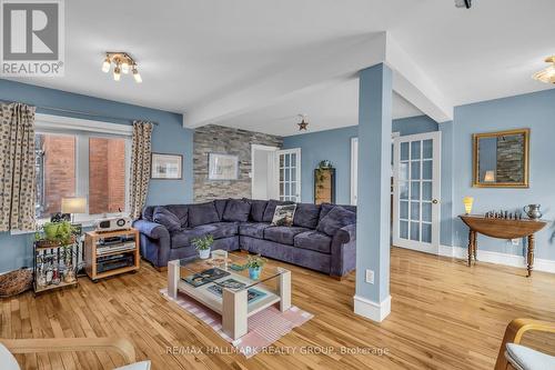 396 Daly Avenue, Ottawa, ON - Indoor Photo Showing Living Room