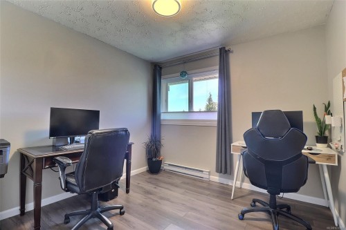 1490 Griffin Dr, Courtenay, BC 