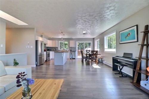 1490 Griffin Dr, Courtenay, BC 