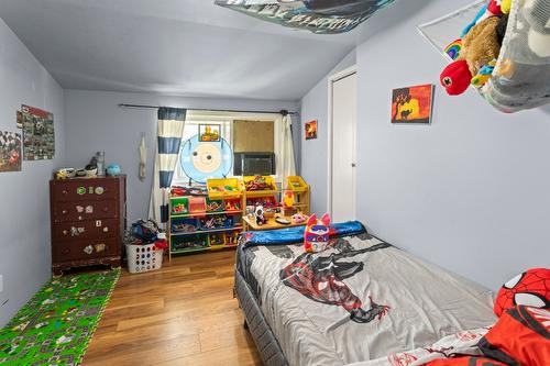 216 24Th Avenue, Creston, BC - Indoor Photo Showing Bedroom