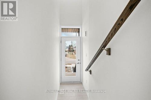 15B Bingham Road, Hamilton, ON - Indoor Photo Showing Other Room