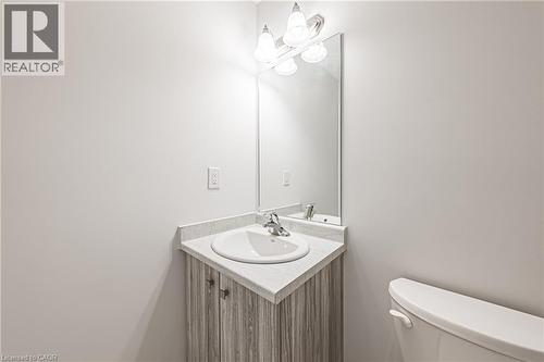 9B Bingham Road, Hamilton, ON - Indoor Photo Showing Bathroom