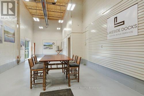 Retail showroom - 32 James Bay Junction Road, Seguin, ON 