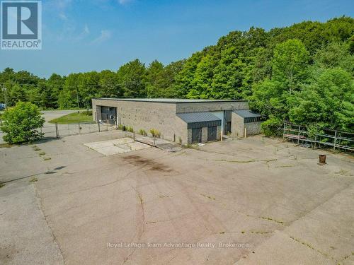 Rear fenced in yard - 32 James Bay Junction Road, Seguin, ON 