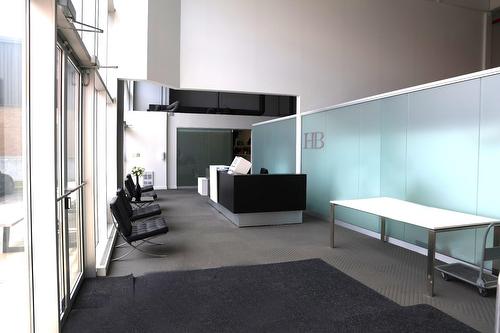 Reception area - 8190 Ch. Royden, Mont-Royal, QC - Indoor Photo Showing Other Room