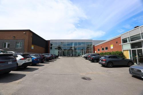 Parking - 8190 Ch. Royden, Mont-Royal, QC - Outdoor