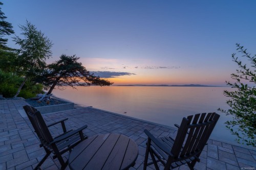 5411 Parker Ave, Saanich, BC 