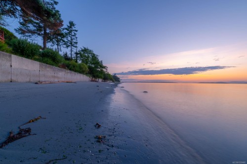 5411 Parker Ave, Saanich, BC 