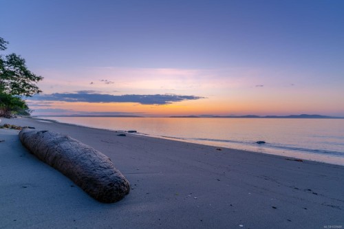 5411 Parker Ave, Saanich, BC 