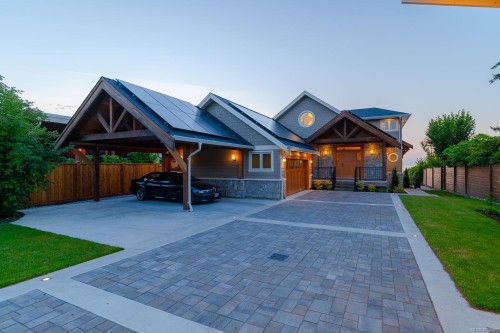 5411 Parker Ave, Saanich, BC 