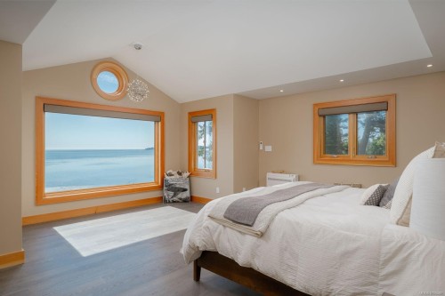 5411 Parker Ave, Saanich, BC 