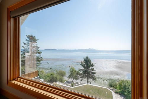 5411 Parker Ave, Saanich, BC 