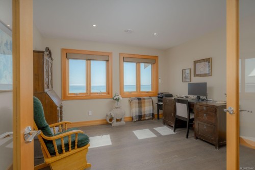 5411 Parker Ave, Saanich, BC 