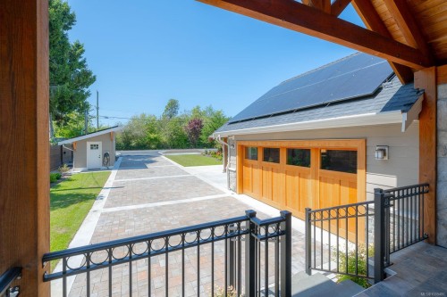 5411 Parker Ave, Saanich, BC 