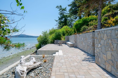 5411 Parker Ave, Saanich, BC 