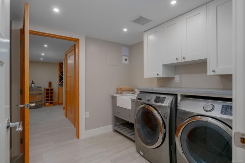 5411 Parker Ave, Saanich, BC 