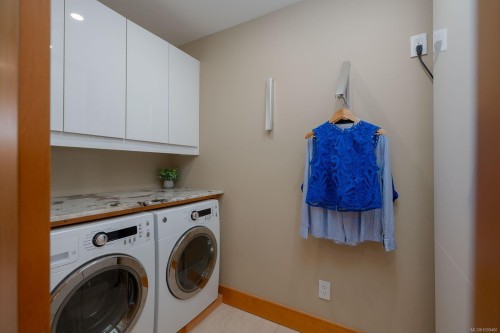 5411 Parker Ave, Saanich, BC 