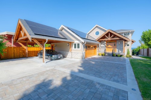 5411 Parker Ave, Saanich, BC 